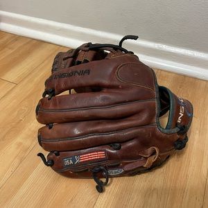 Inaignia baseball glove